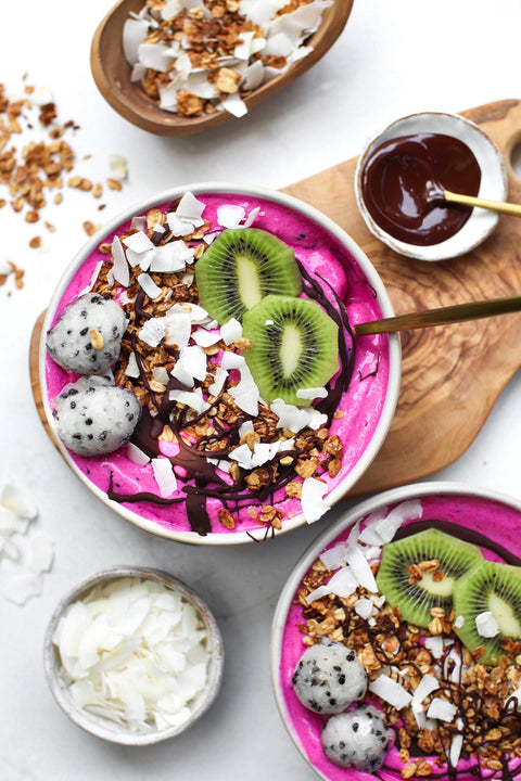 Pitaya Smoothie Bowl with Chocolate Drizzle