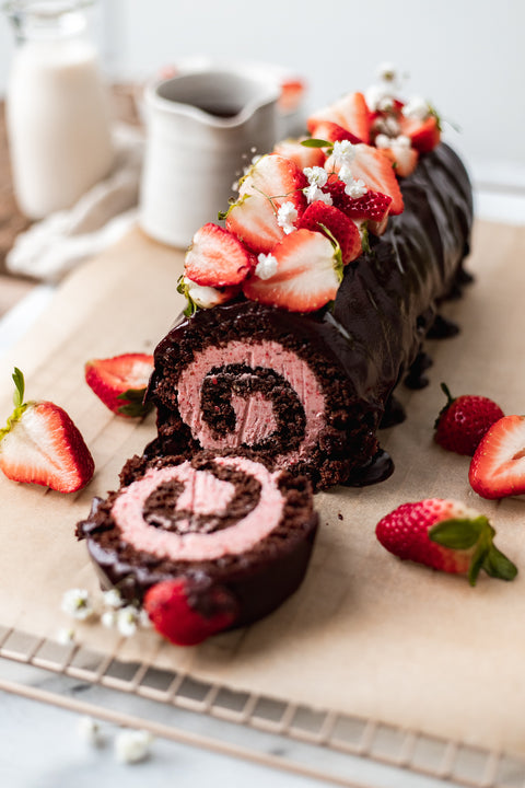 Vegan Strawberry Chocolate Swiss Roll