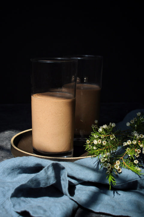 Paleo Vegan Creamy Chocolate Super Smoothie