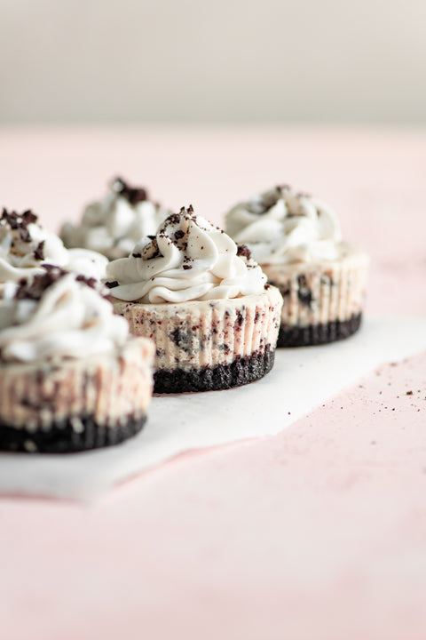 Vegan Mini Cookies & Cream Cheesecakes